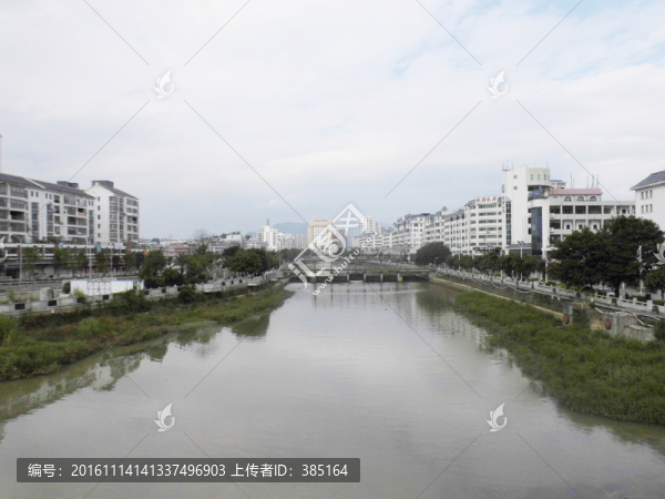 平川河畔