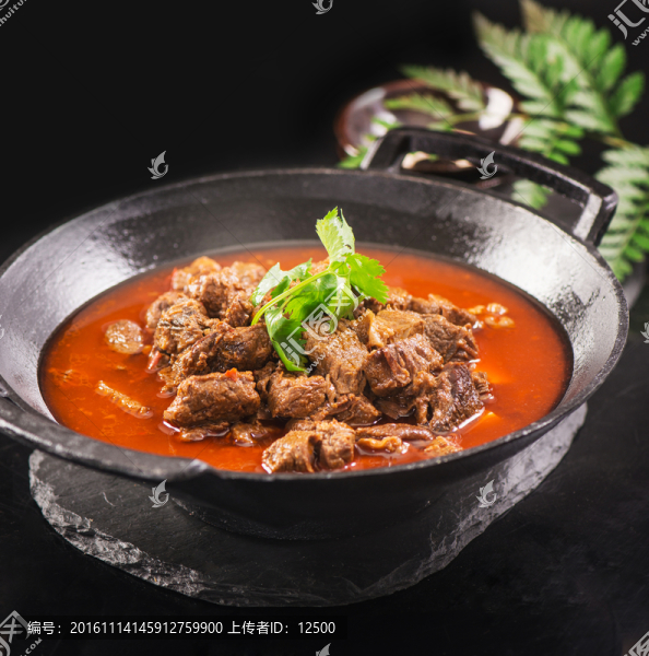 鐵鍋牛肉火鍋