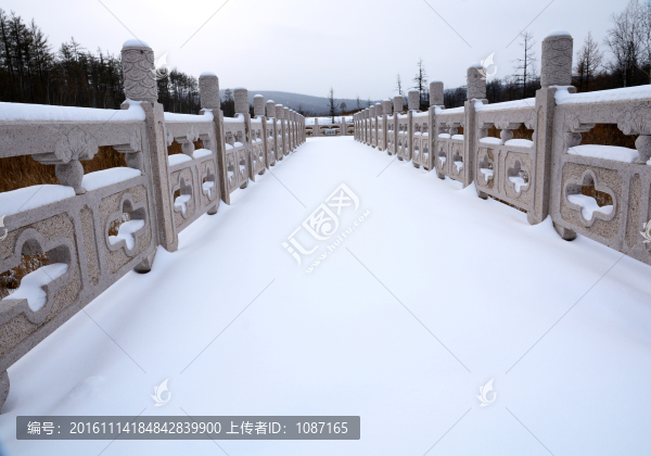 冬天的石橋
