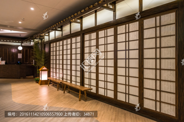 日式餐廳外墻