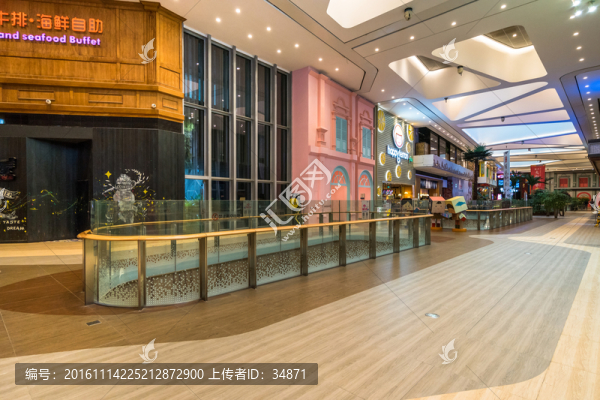 商場內(nèi)景