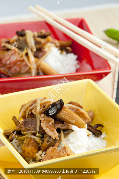 與玉米、香菇雞肉