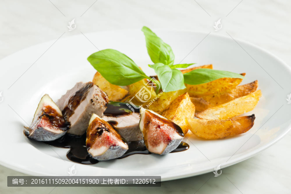 豬里脊肉無花果和野醋醬