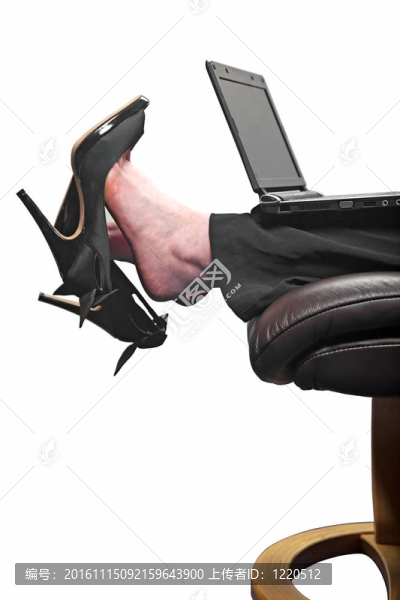 凳腳