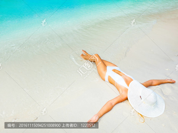 海灘上的女人