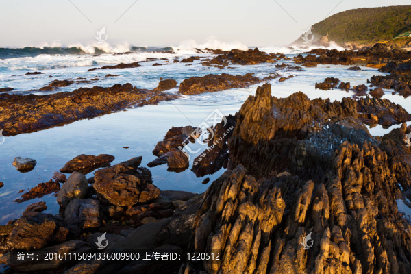 巖石的海岸線