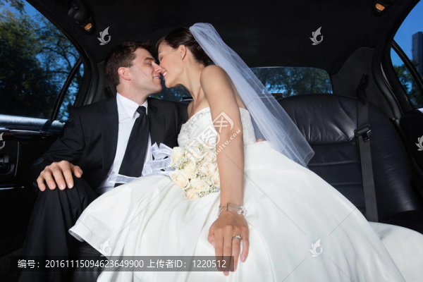 新婚夫婦