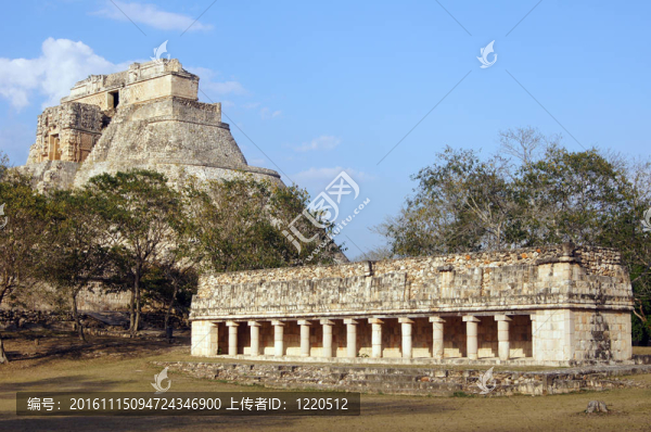 神廟和金字塔