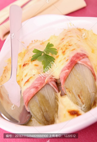 苦苣；火腿和奶酪