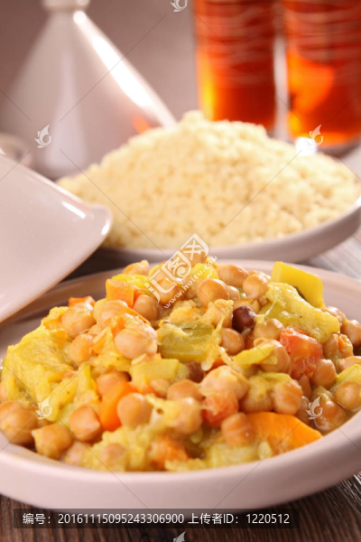 蒸粗麥粉；tajine