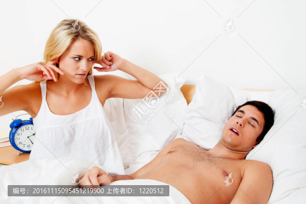 睡覺時打鼾