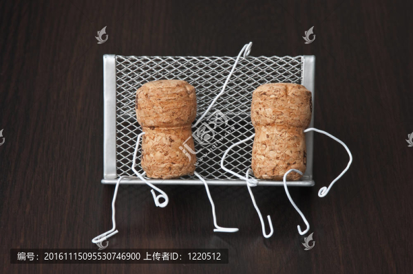 辦公室戀情；兩葡萄酒瓶塞；約會