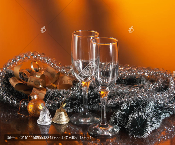 葡萄酒和圣誕裝飾眼鏡