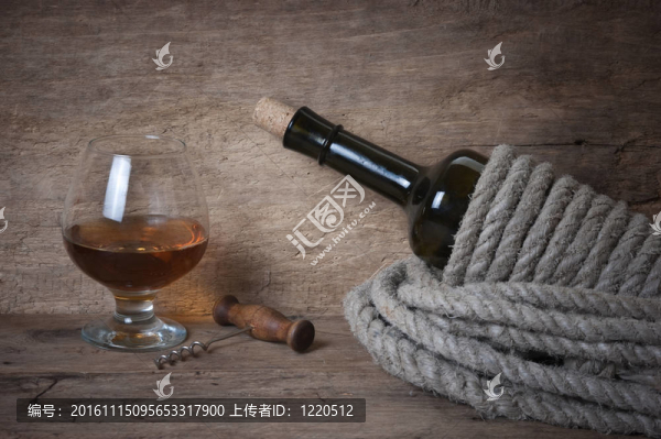 一瓶酒和一瓶酒
