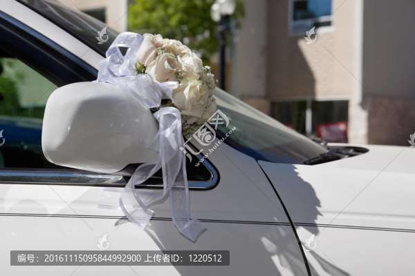 車(chē)上的婚禮花束
