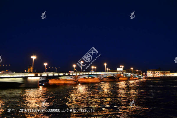 圣彼得堡圣母領(lǐng)報(bào)橋夜景