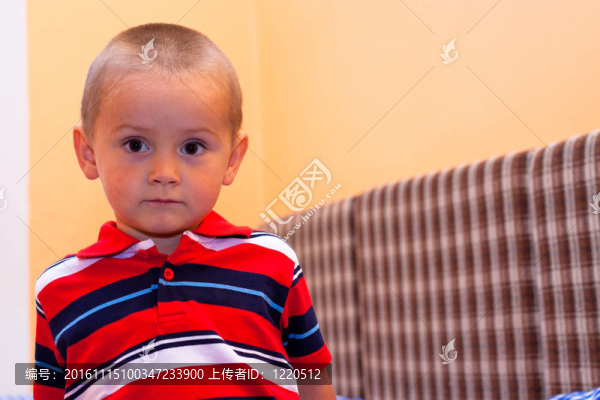 小男孩