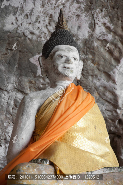 在雅拉寺石窟古代佛像；泰國