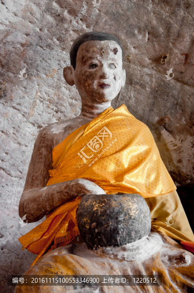 在雅拉寺石窟古代佛像；泰國