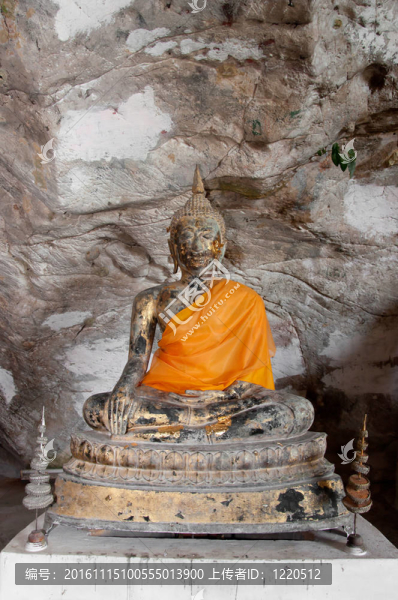 在雅拉寺石窟古代佛像；泰國