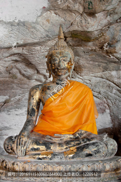 在雅拉寺石窟古代佛像；泰國
