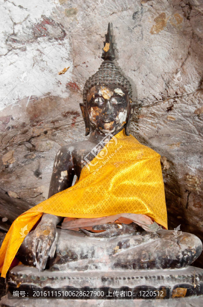 在雅拉寺石窟古代佛像；泰國