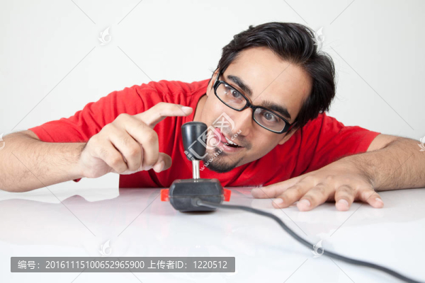 Nerd動(dòng)人的復(fù)古游戲操縱桿