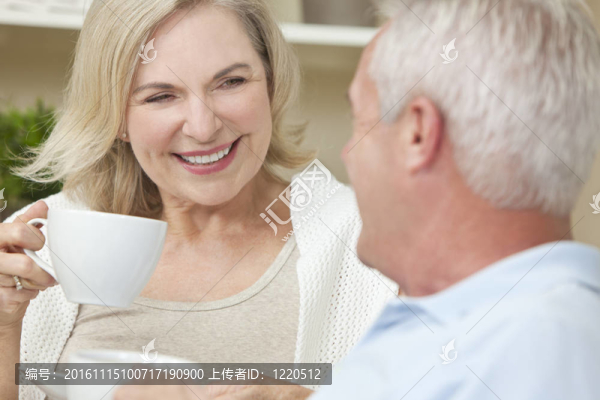 快樂(lè)的老年人-匯圖網(wǎng) www.fosd68.com 快樂(lè)的老年人