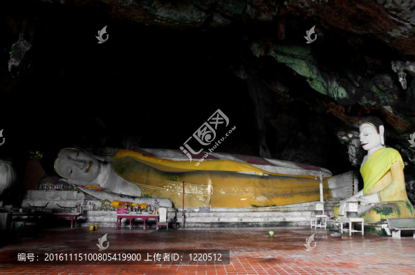 在雅拉寺石窟古代佛像；泰國