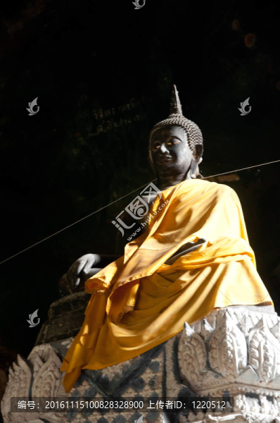 在雅拉寺石窟古代佛像；泰國