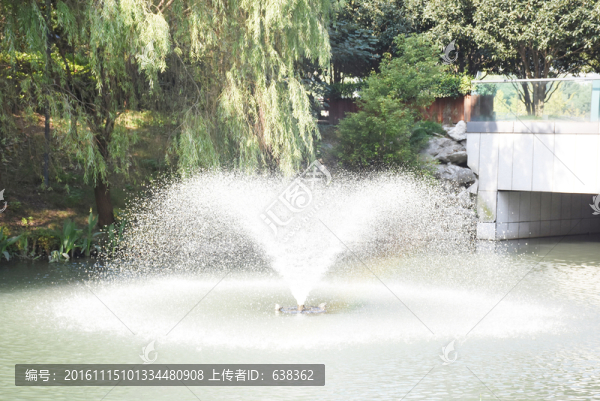 噴泉水霧