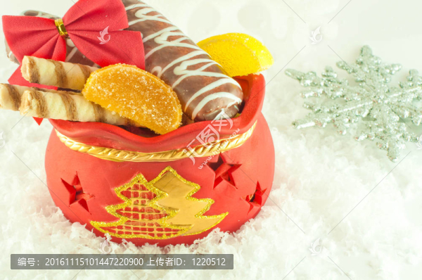 帶禮物的圣誕袋；餅干和水果糖果；禮物