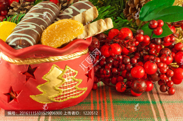 帶禮物的圣誕袋；餅干和水果糖果；禮物