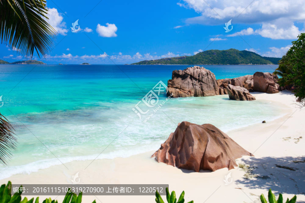 在塞舌爾的田園詩般的海灘