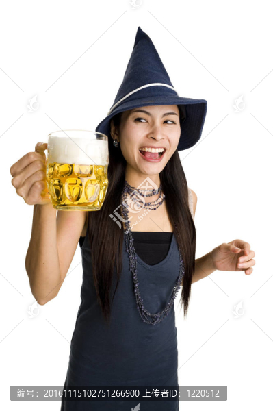 漂亮的女人和啤酒