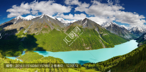 山上的湖