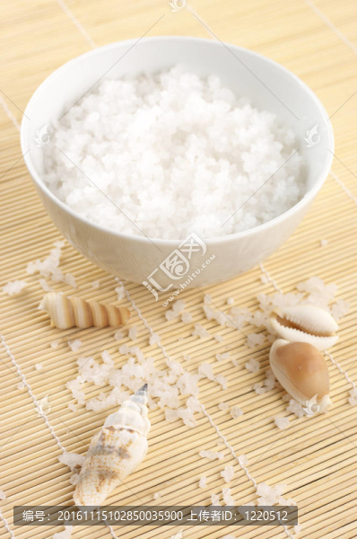 沐浴鹽和貝殼