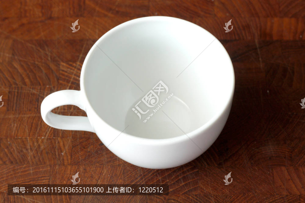 空的咖啡杯