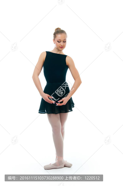 一個年輕的精彩的芭蕾舞演員