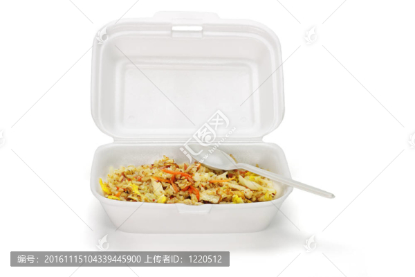在塑料盒炒飯