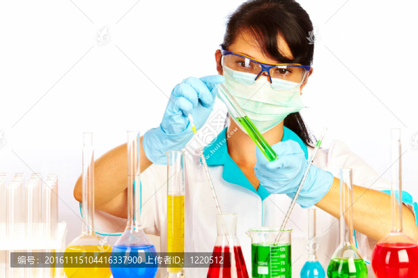 實驗室的科學家用試管