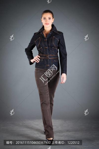 牛仔褲收集衣服