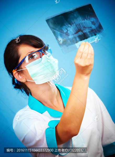 醫(yī)生用X射線