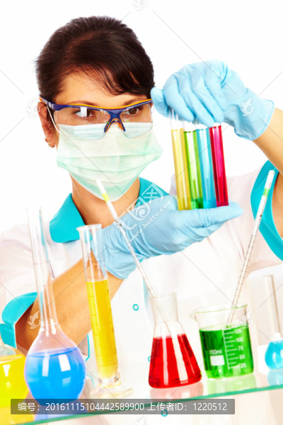 實驗室的科學家用試管