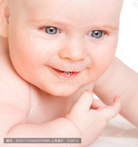 六個月大的嬰兒
