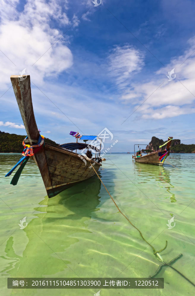在披披島Longboats；泰國(guó)