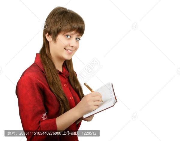 面帶微笑的女孩帶著筆記本
