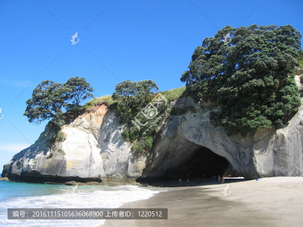 在教堂灣在新西蘭島北部的科羅曼德爾半島美麗的海灘