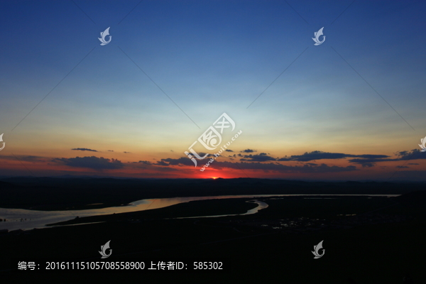 草原黃昏