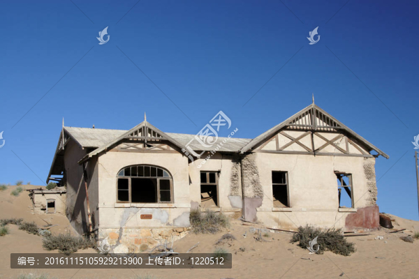 廢棄的房子在鬼城納米比亞的Kolmanskop